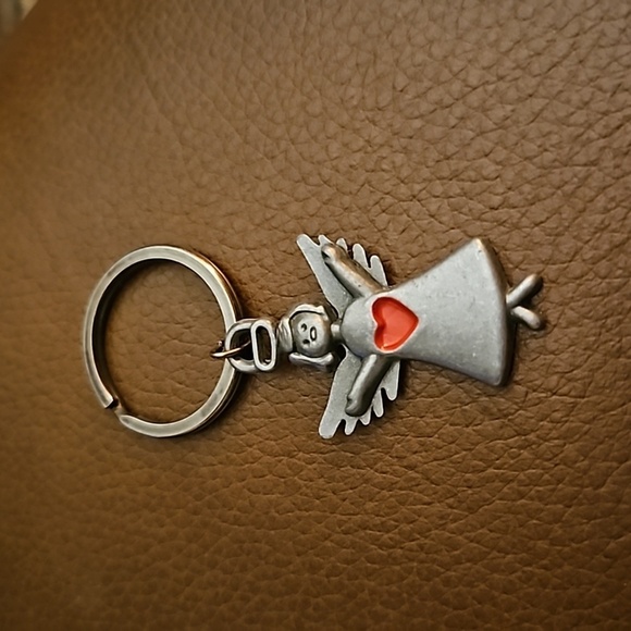 3/$30 Pewter Heart Angel Keyring Keychain - Picture 2 of 4